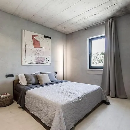 Villa Duomo-retreat Yourself With Style & Keep Memories *